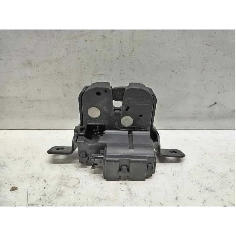 Serrure coffre arriere bmw serie 1 f20/f21