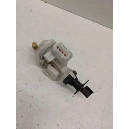 Moteur trappe carburant