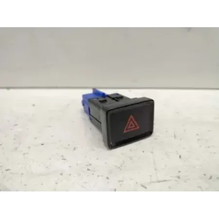 Bouton de warning volkswagen polo aw iv