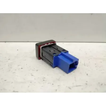 Bouton de warning volkswagen polo aw iv