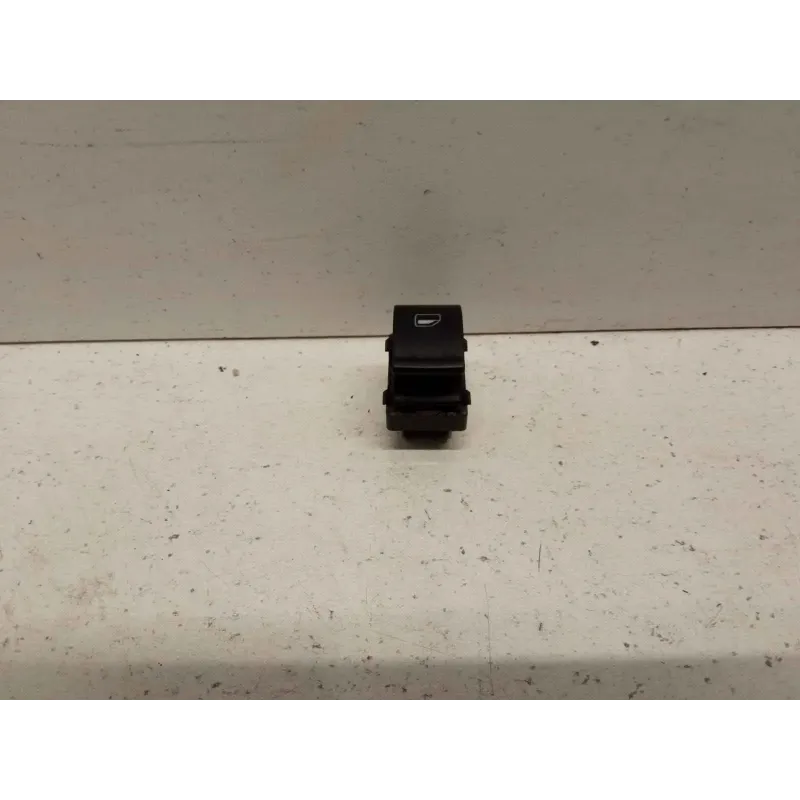 Commande leve-glace porte avant droit