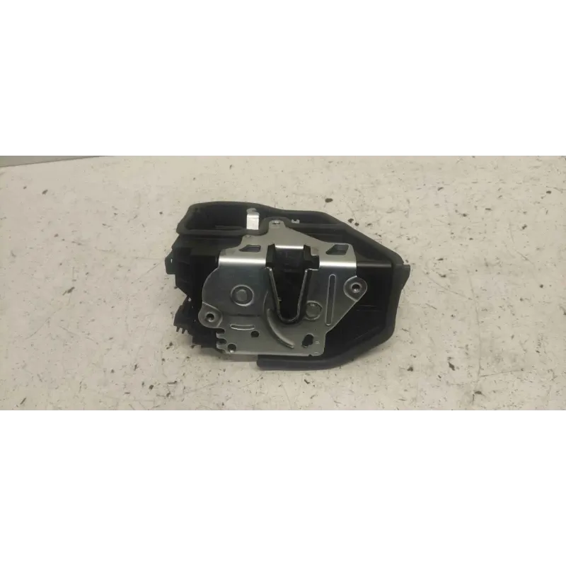Serrure porte avant droit bmw serie 1 f20/f21