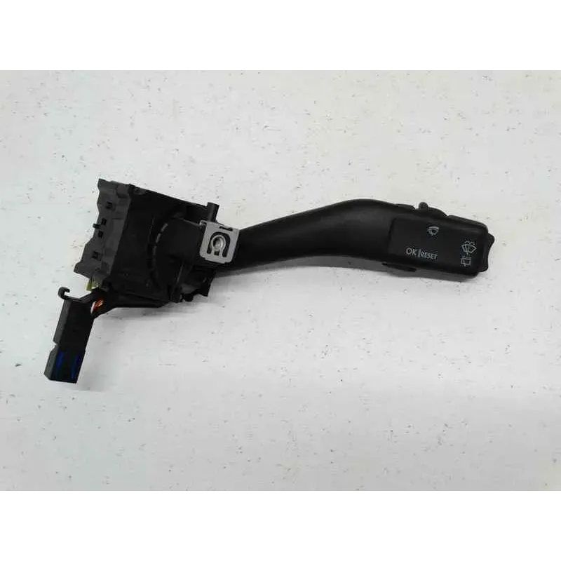 Commodo essuie glace volkswagen golf 5 v