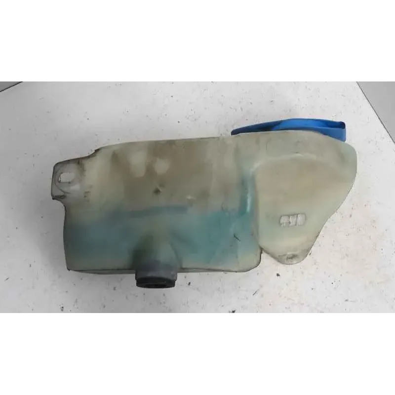 Reservoir lave-glace avant audi a4 8h