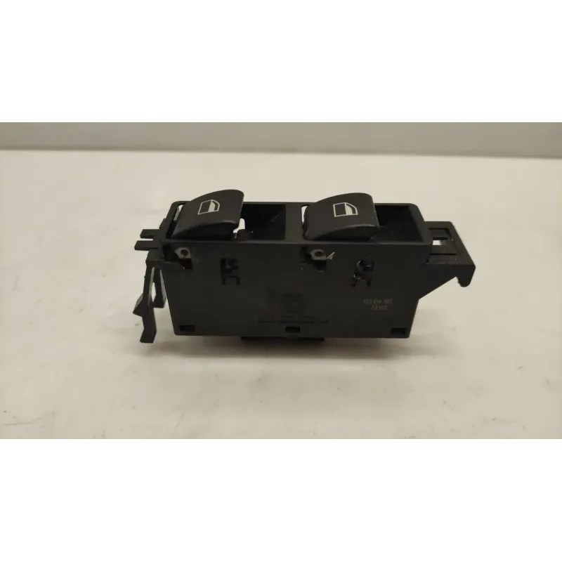 Commande leve-glace porte avant droit bmw serie 3 e46