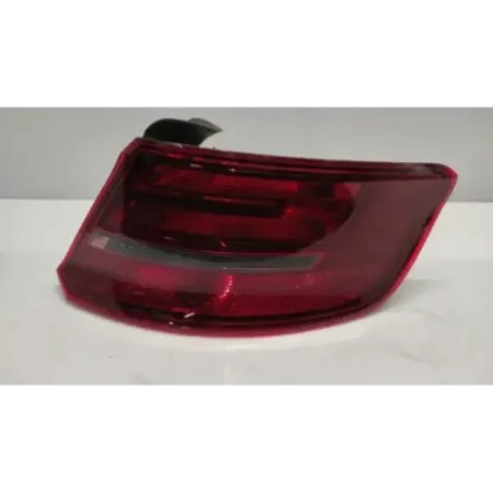 Feu arriere droit audi a3 8v