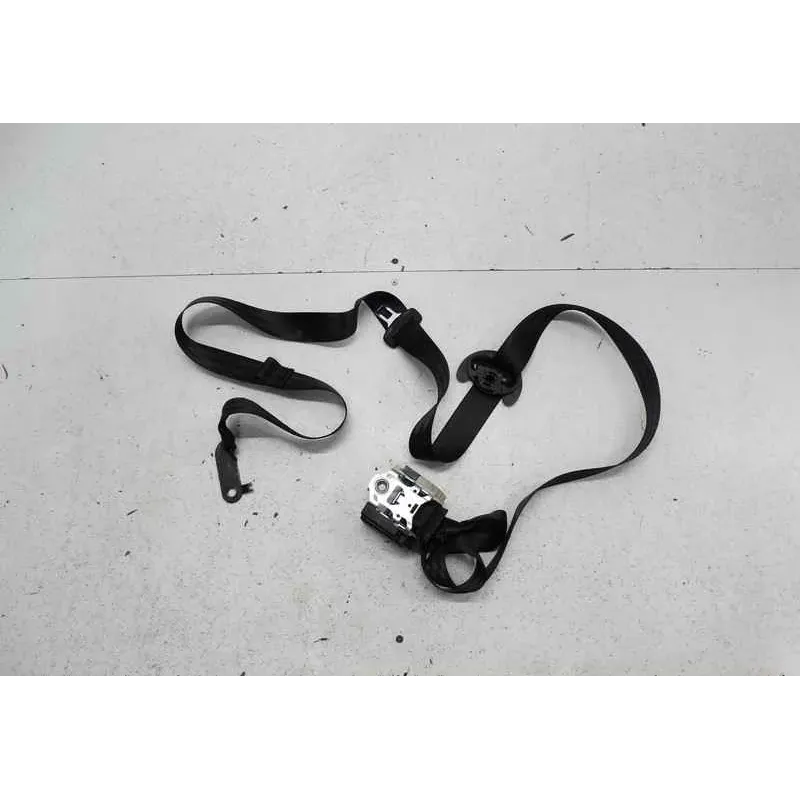 Ceinture arriere gauche volkswagen touran 1t