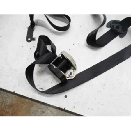 Ceinture arriere gauche volkswagen touran 1t