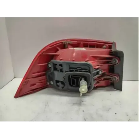 Feu arriere droit volkswagen passat 36 b7