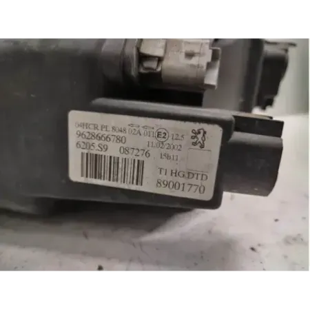 Phare droit peugeot 206