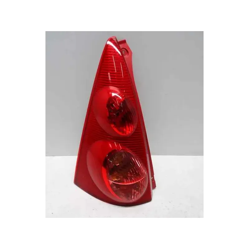 Feu arriere gauche peugeot 107