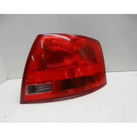 Feu arriere droit audi a4 8e b6/b7