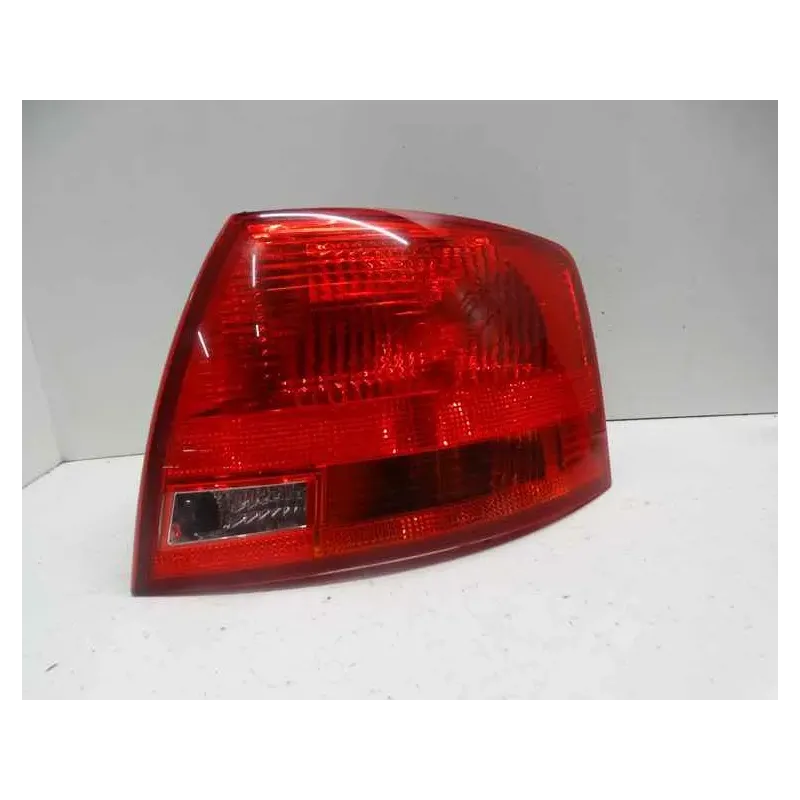 Feu arriere droit audi a4 8e b6/b7
