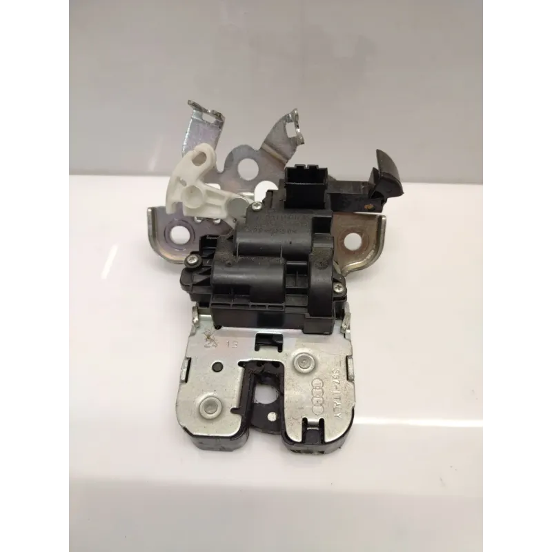 Serrure hayon audi a3 8v