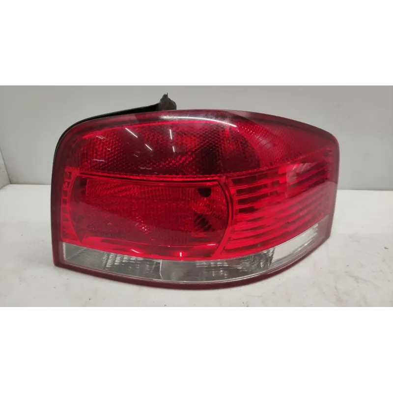 Feu arriere droit audi a3 8p
