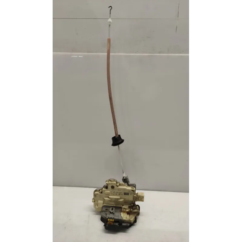 Serrure porte avant droit audi a3 8p