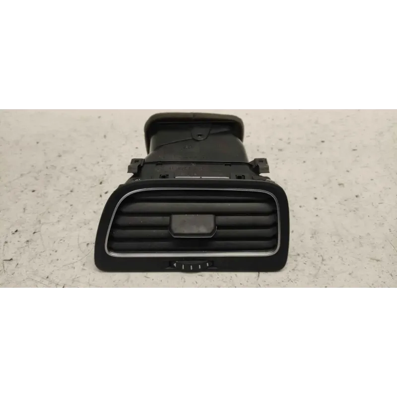 Grille aeration avant droite volkswagen golf 7