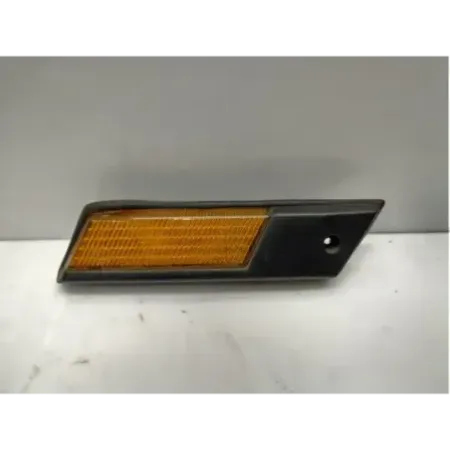 Repetiteur avant droit bmw serie 3 e30