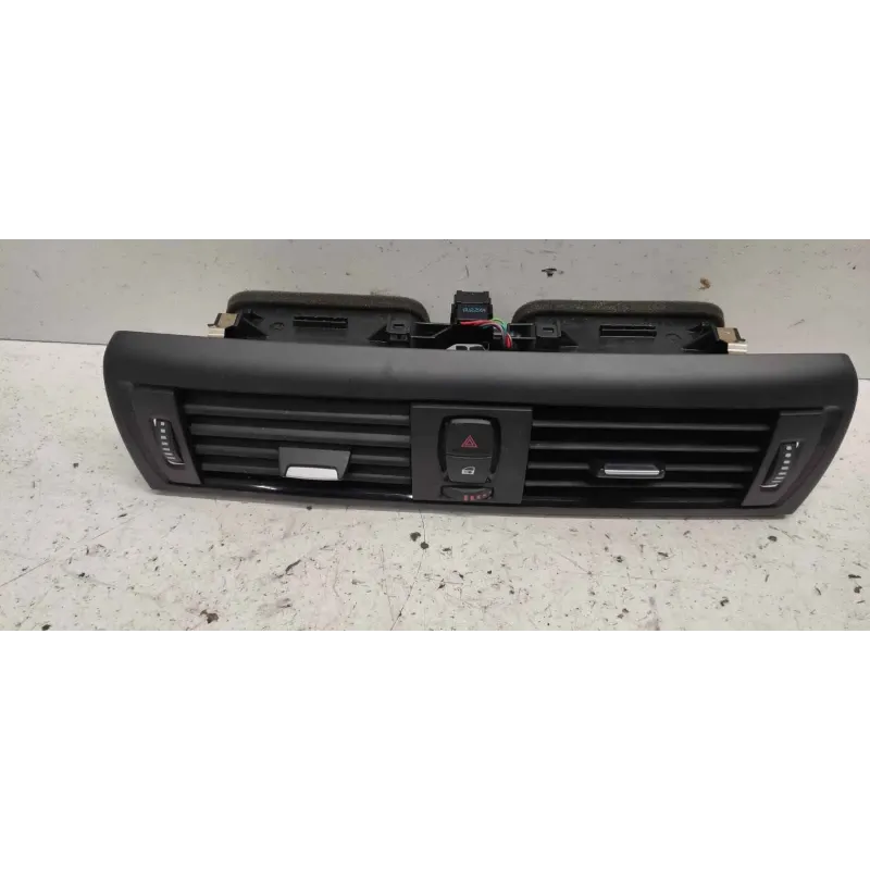 Grille aeration centrale avant bmw serie 1 f20/f21