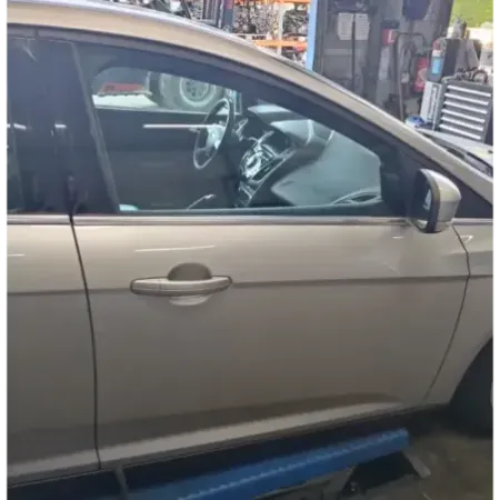Porte avant droite ford focus