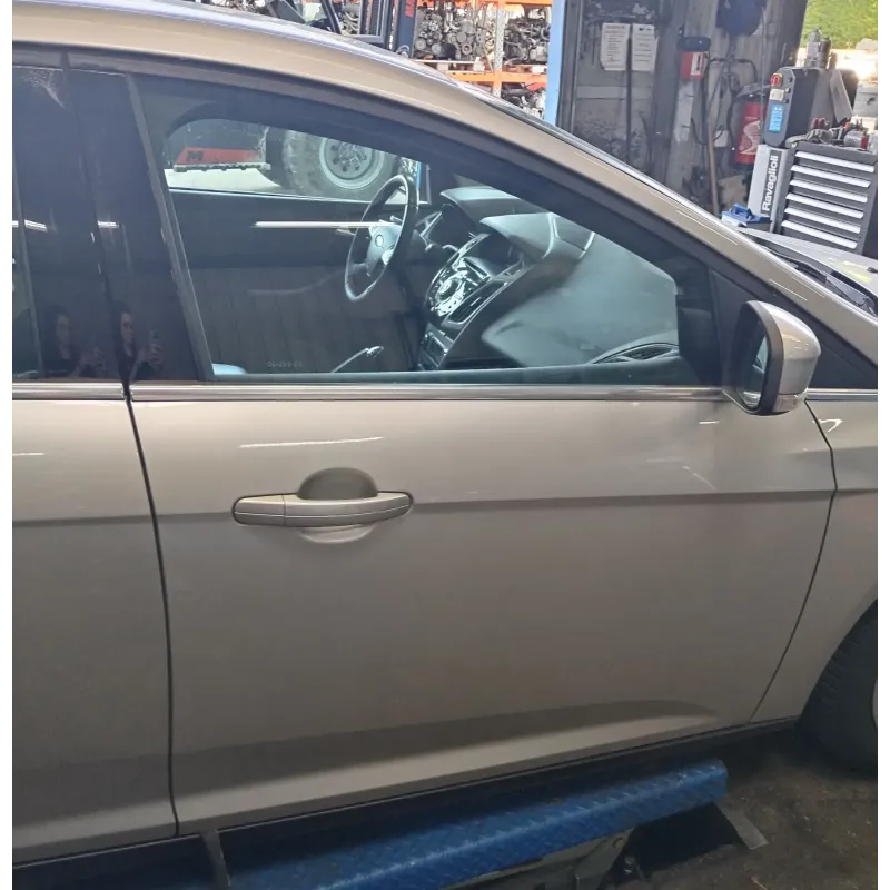 Porte avant droite complete ford focus