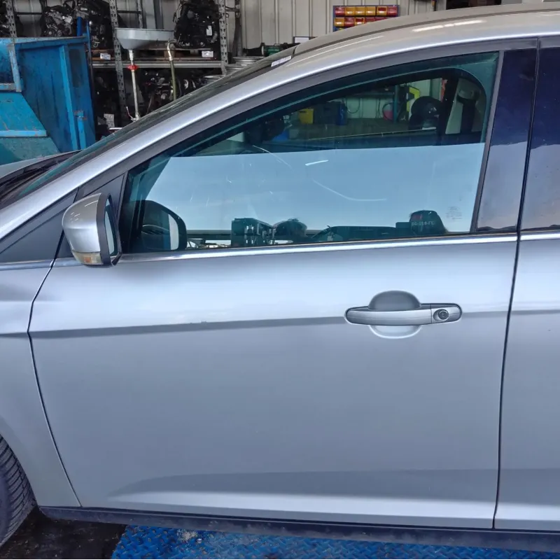 Porte avant gauche complete ford focus