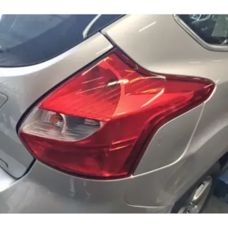 Feu arriere droit ford focus