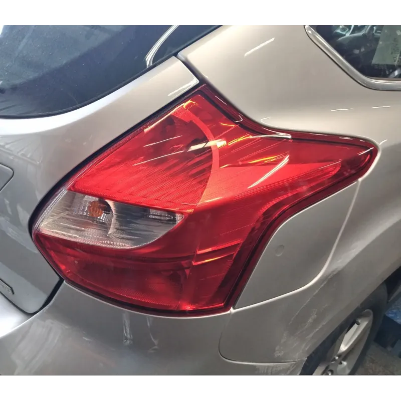Feu arriere droit ford focus