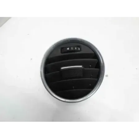 Grille aeration avant droite