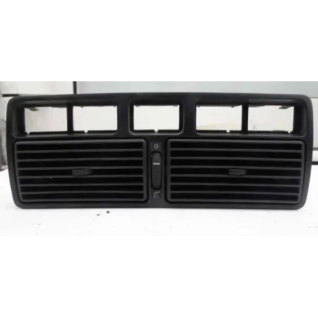 Grille aeration centrale avant