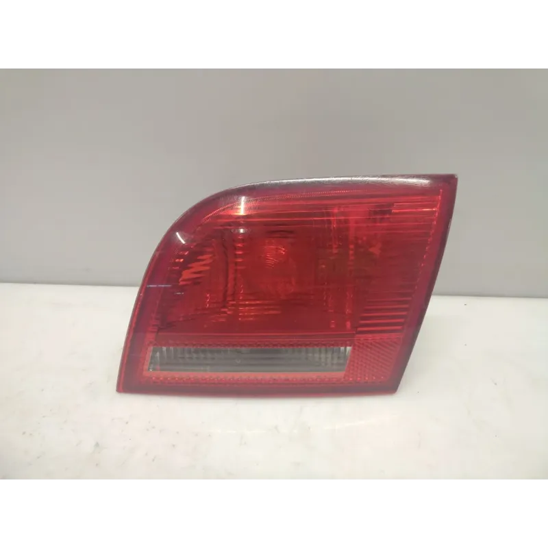 Feu arriere interieur droit