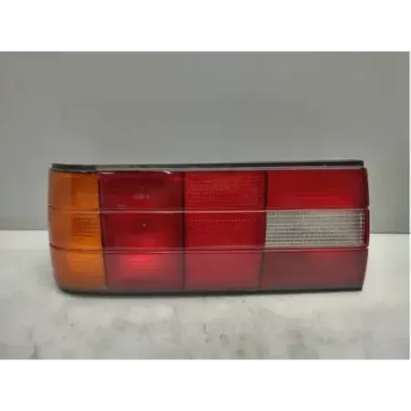 Feu arriere gauche bmw serie 3 e30