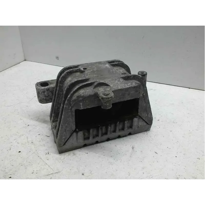 Silentbloc moteur avant droit audi a3 8p