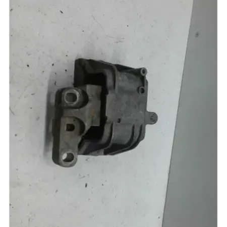 Silentbloc moteur avant droit