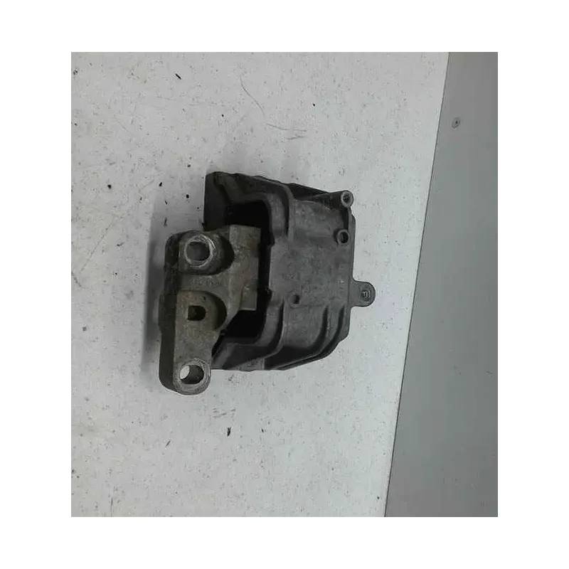 Silentbloc moteur avant droit