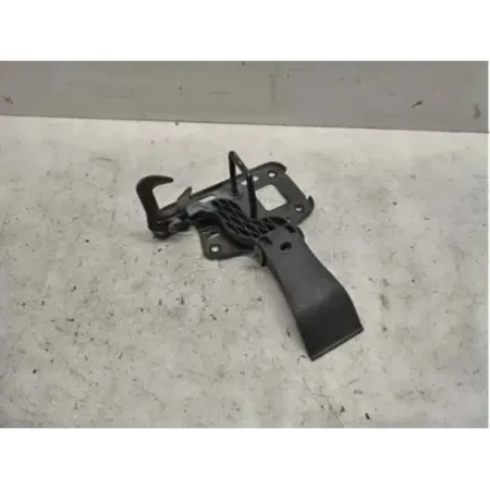 Poignee ouverture capot audi q5