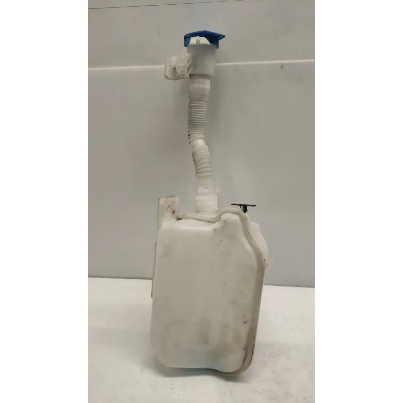 Reservoir lave-glace avant volkswagen t-roc