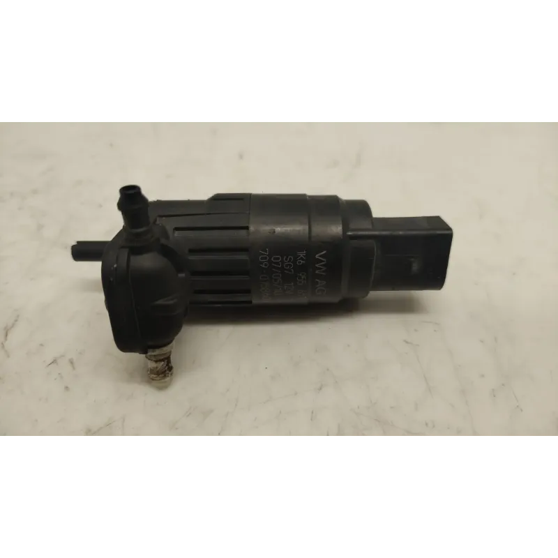 Pompe lave-glace avant volkswagen golf 6