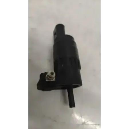 Pompe lave-glace avant volkswagen golf 6