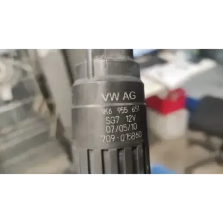 Pompe lave-glace avant volkswagen golf 6