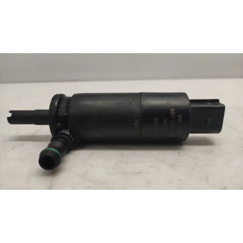 Pompe lave-phare volkswagen golf 6