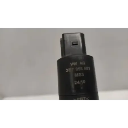 Pompe lave-phare volkswagen golf 6