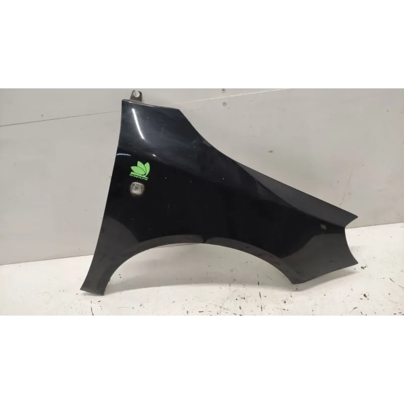 Aile avant droite skoda fabia mk2 5j