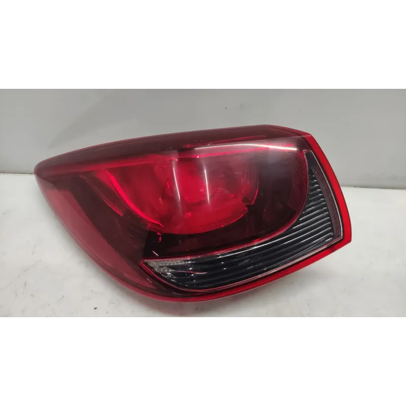 Feu arriere droit skoda fabia mk2 5j