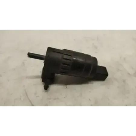 Pompe lave-glace avant volkswagen golf 7