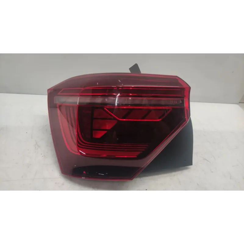 Feu arriere droit volkswagen polo aw