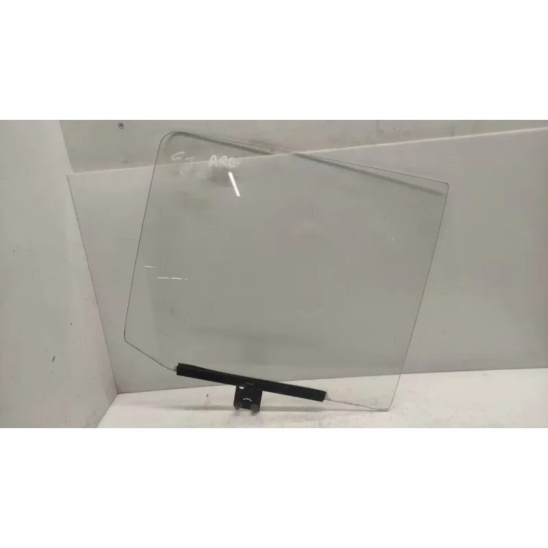 Glace custode gauche volkswagen golf 1 i