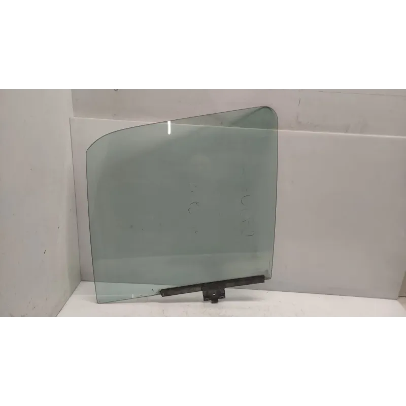 Glace porte avant gauche volkswagen golf 2