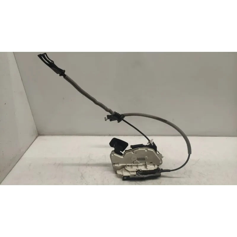 Serrure porte avant droit volkswagen polo 6r/6c