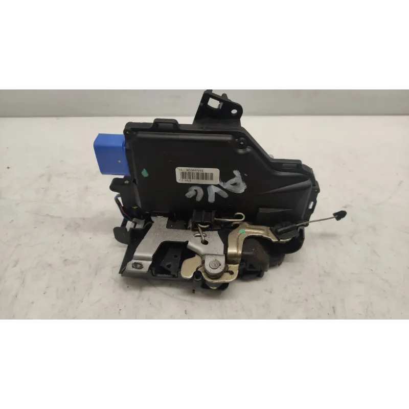 Serrure porte avant gauche volkswagen golf plus